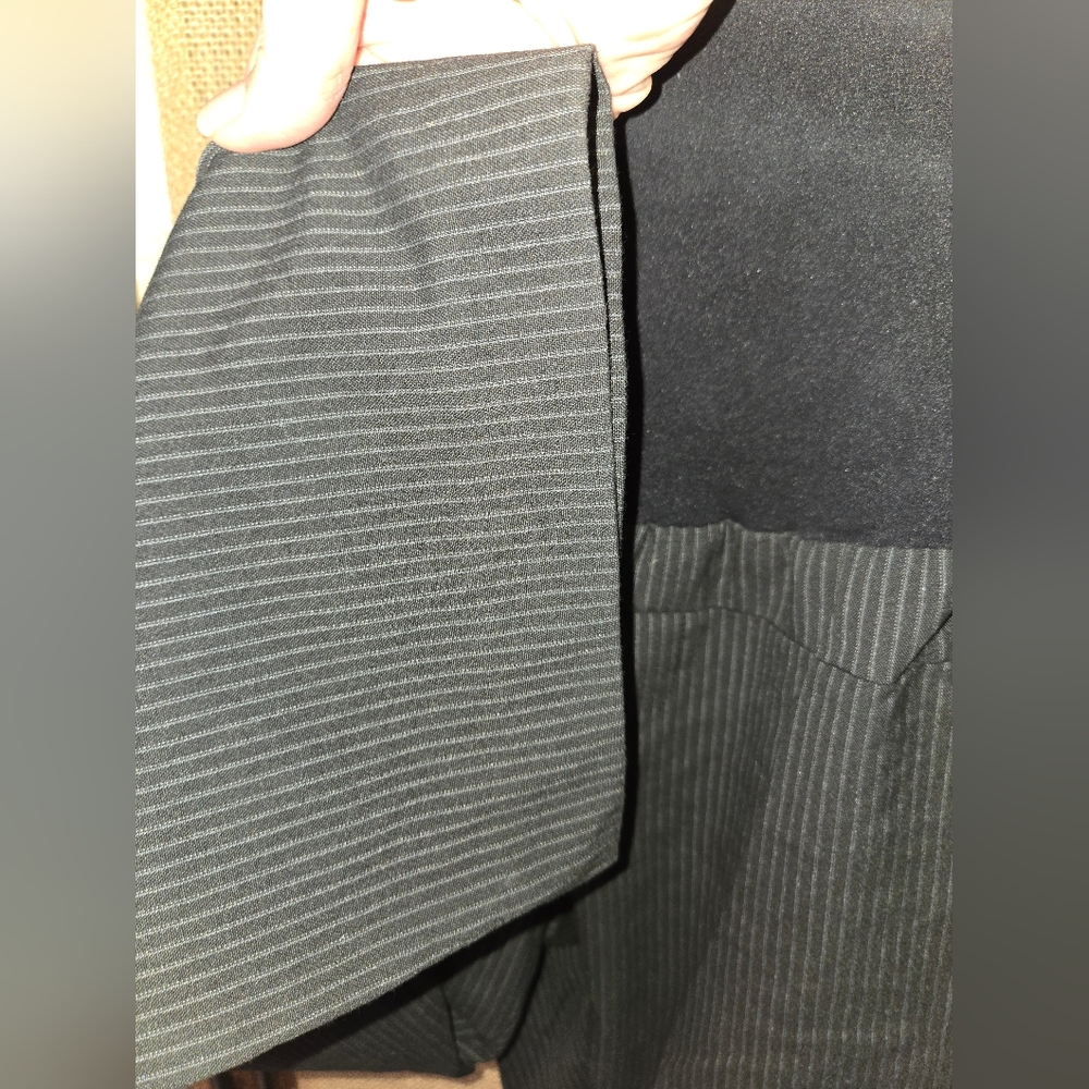 Women's Motherhood Maternity Black Pinstripe Pants Size XL - Picture 9 of 12